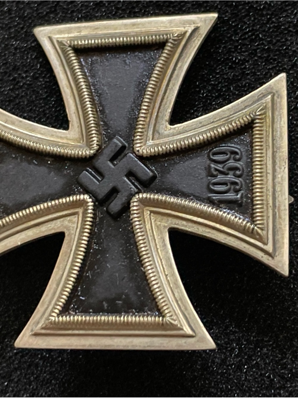 WW1 German Authentic pin and pendant - Picture 3 of 5